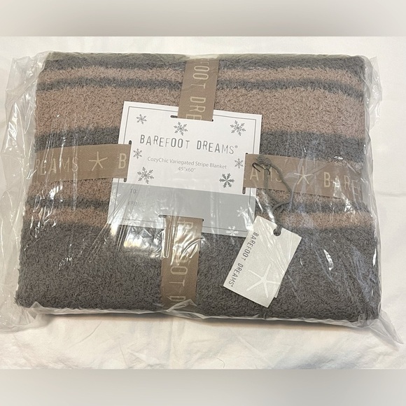 BAREFOOT DREAMS CozyChic Variegated Stripe Blanket 45”x 60” - Picture 3 of 3